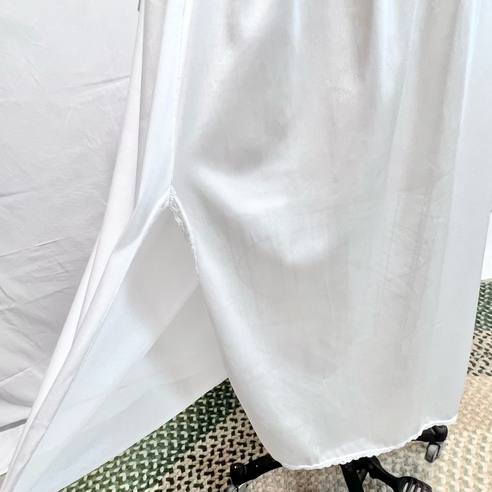 VINTAGE Vassarette white silky half dress slip elastic waist lace trim side slit - Picture 7 of 14